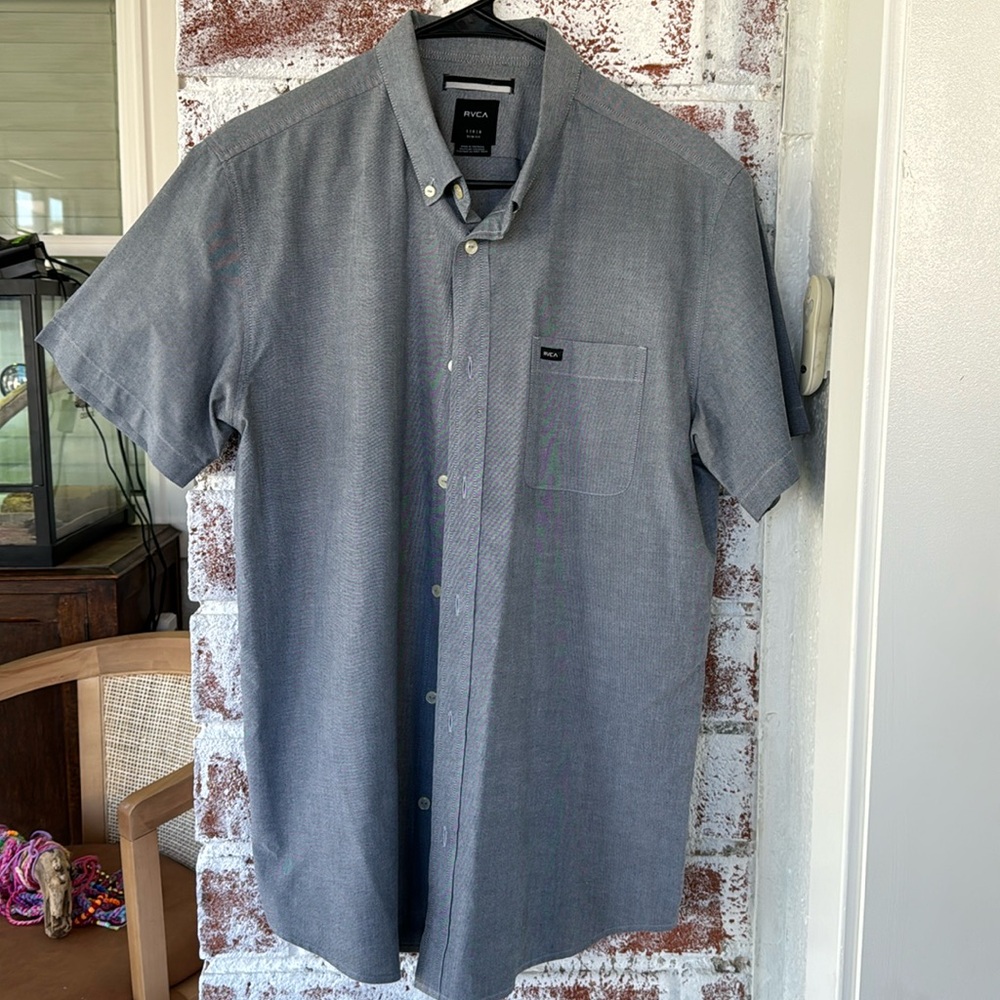 RVCA Men’s Large Short Sleeve Button Up Shirt